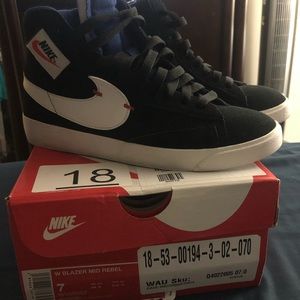 Woman’s blazer mid Rebel black